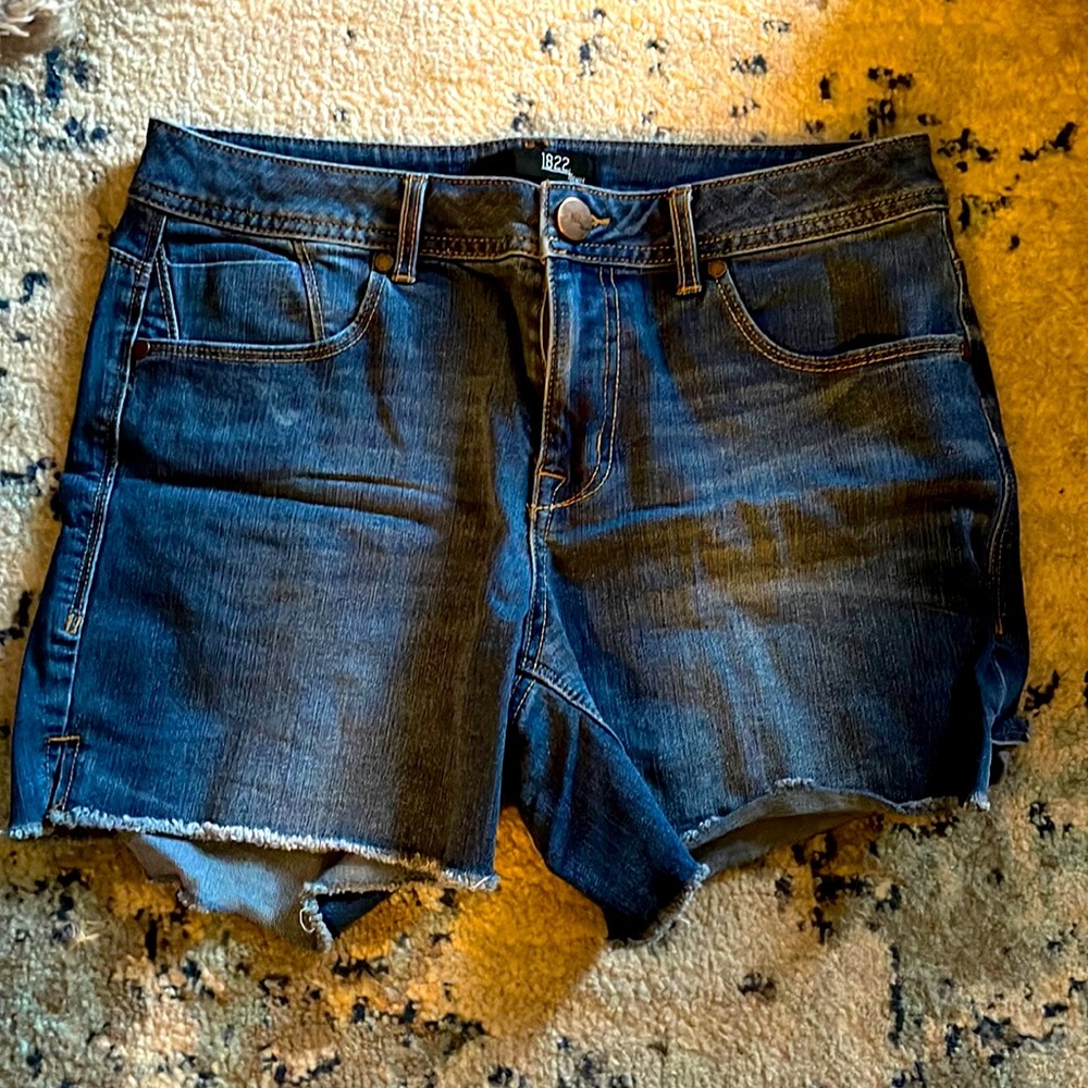 1822 Denim shorts Size 6